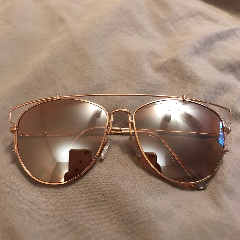 Rose gold mirrored sunglasses